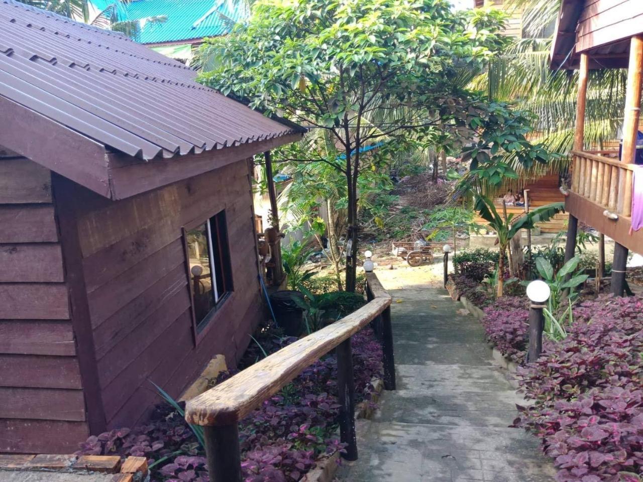 Happy Elephant Bungalows Kaoh Touch Exterior photo